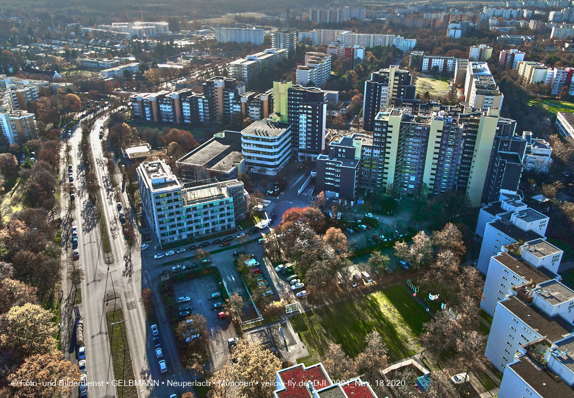 18.11.2020 - Marx-Zentrum und Wohnanalge Karl-Marx-Ring 52-62 in Neuperlach